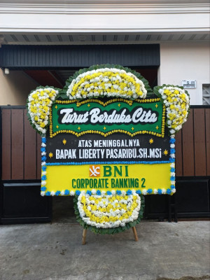 Papan Bunga Duka di Benteng Pasar Atas