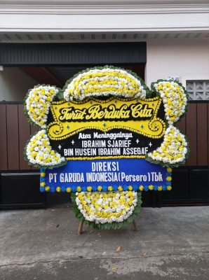 Papan Bunga Duka di Benteng Pasar Atas