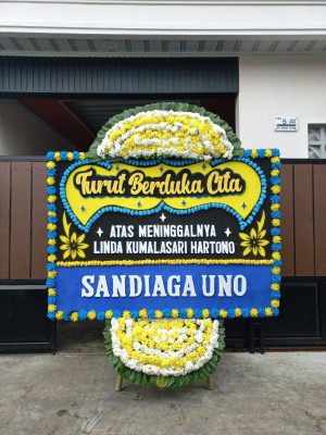 Papan Bunga Duka di Benteng Pasar Atas