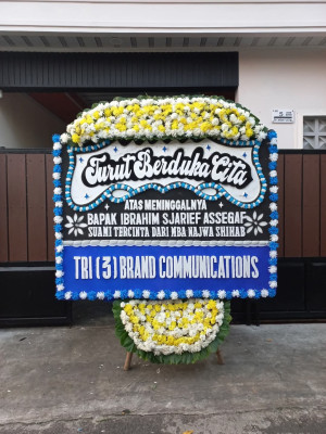 Papan Bunga Duka di Benteng Pasar Atas